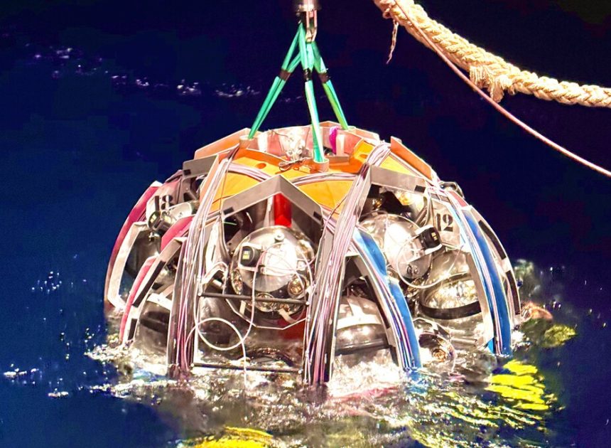 Parecía un error de medición, pero el neutrino que atravesó el Mediterráneo en 2023 era real. Y nadie sabe de dónde vino